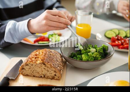 Primo piano di una scena colazione. Vista dall'alto Foto Stock