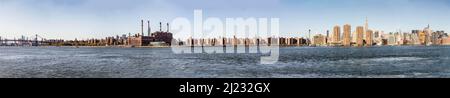 New York, USA - 23 ottobre 2015: Skyline panoramico di New York con il fiume Hudson Foto Stock