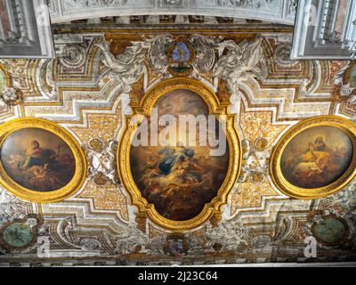 Duomo di Sorrento dipinti sul soffitto dell'altare maggiore di Giacomo del po Foto Stock