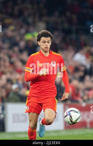 Cardiff, Galles, Regno Unito. 29th Mar 2022. Brennan Johnson del Galles durante la amichevole internazionale tra il Galles e la Repubblica Ceca in aiuto dell'appello umanitario dell'Ucraina al Cardiff City Stadium. Credit: Mark Hawkins/Alamy Live News Foto Stock