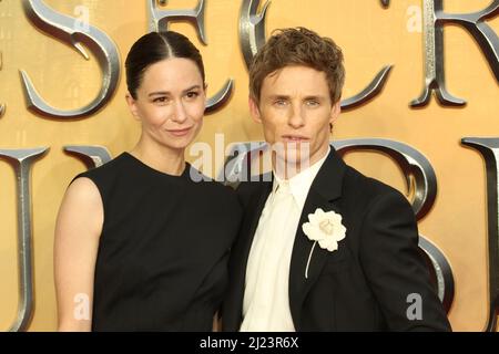 Katherine Waterston e Eddie Redmayne, bestie fantastiche: I segreti di Dumbledore - prima mondiale, Royal Festival Hall, Londra, Regno Unito, 29 marzo 2022, Foto Stock