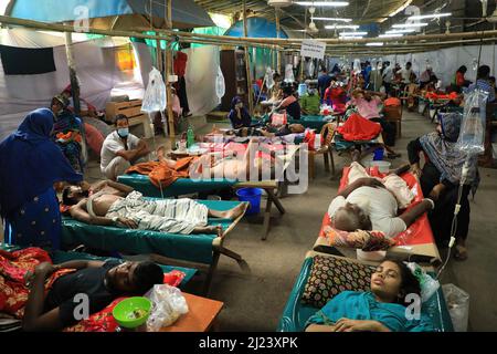 Dhaka, Bangladesh. 29th Mar 2022. I pazienti affetti da diarrea sono in trattamento in ospedale. (Foto di MD Manik/SOPA Images/Sipa USA) Credit: Sipa USA/Alamy Live News Foto Stock