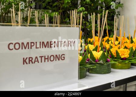 Composizione floreale per il festival Loi Krathong Thai Foto Stock