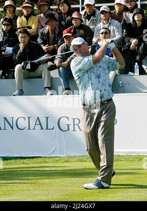 25 novembre 2004-Seogwipo, Corea del Sud-Duffy Waldorf gioca il pilota girato ad un PGA TOUR Championship 1 round First T a Jeju Island il 25 novembre 2004, Corea del Sud. Foto Stock