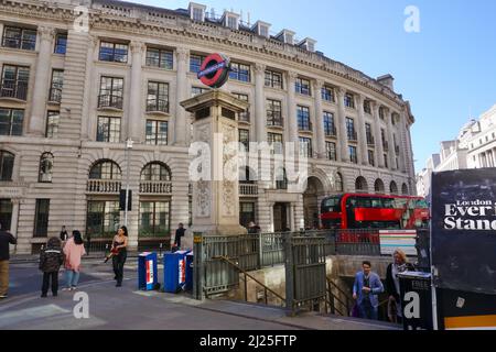 Stazione della metropolitana Bank di Londra. Regno Unito Foto Stock