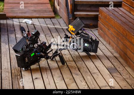 Vlogger attrezzatura per la ripresa di un film o un video blog Drone Steadicam fotocamera stabilizzatore. Foto Stock