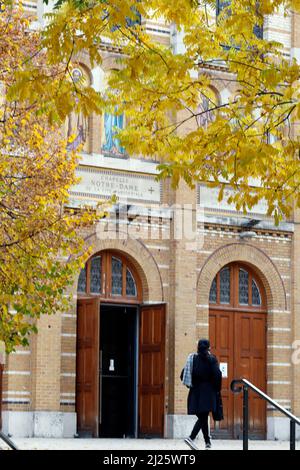 Chiesa di Saint Honore. Porta principale. Foto Stock