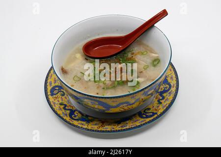 Cucina asiatica. Cucina vietnamita. Zuppa di riso e pollo. Foto Stock