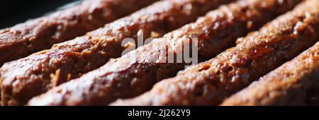 Primo piano di lula kebab gustoso e succoso Foto Stock