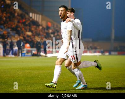 COLCHESTER, Regno Unito, MARZO 29: Sam Greenwood (Leeds United)of England U20 celebra il suo obiettivo durante Under 20 International tra England und Foto Stock