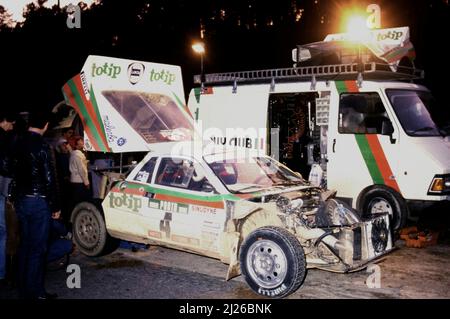 Massimo Miki Biasion (ITA) Tiziano Siviero Lancia Rally 037 GRB Jolly Club totip 2nd posizione durante un servizio di parcheggio Foto Stock