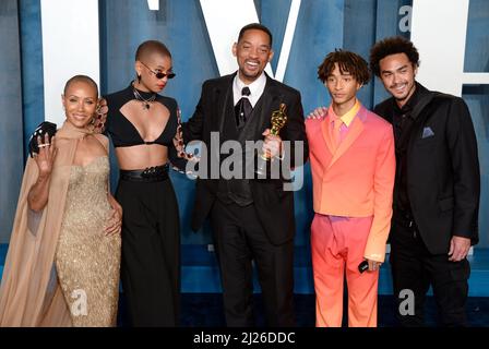 27th marzo 2022, Los Angeles, USA. Jada Pinkett Smith, Willow Smith, Will Smith, Jaden Smith e Trey Smith partecipano al Vanity Fair Oscar Party 202 Foto Stock