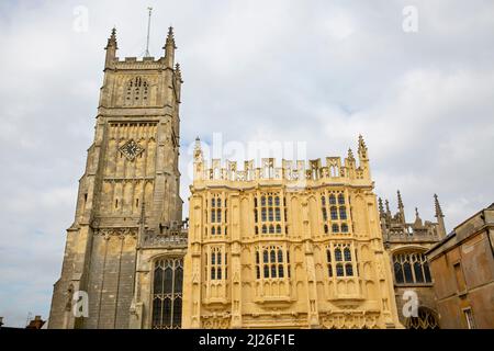 Chiesa parrocchiale di San Giovanni Battista, Market Place, Cirencester, Gloucestershire Foto Stock
