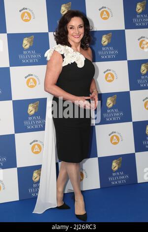 Ballerini Shirley Ballas in arrivo per il Royal Television Society Program Awards alla Grosvenor House di Mayfair, Londra, Regno Unito Foto Stock