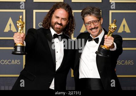 Los Angeles, California. 27th Mar 2022. Alberto Mielgo, Leo Sanchez nella sala stampa per i premi Academy 94th - Sala stampa 2, Dolby Theatre, Los Angeles, CA 27 marzo 2022. Credit: Priscilla Grant/Everett Collection/Alamy Live News Foto Stock