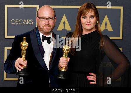 Patrice Vermette, Zsuzsanna Sipos nella sala stampa per 94th Academy Awards - Sala Stampa 2, Dolby Theatre, Los Angeles, CA 27 marzo 2022. Foto di: Priscilla Grant/Everett Collection Foto Stock