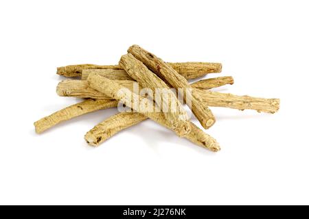 Medicina cinese delle erbe - Dang Shen o ginseng dell'uomo povero (pilosula di Codonopsis) su sfondo bianco Foto Stock