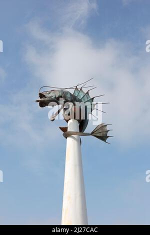 Plymouth, Devon, Regno Unito. 30th marzo 2022. Una soleggiata giornata di primavera nel Barbican a Plymouth. Il Barbican è una zona turistica popolare con molti porti. Foto Stock