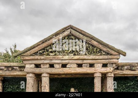 Dettaglio del Tempio rustico progettato da Julian & Isabel Bannerman nel giardino murato a Houghton Hall, Norfolk. Foto Stock