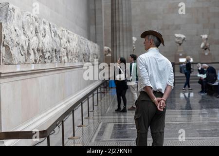 Marmi e sculture del Partenone Greco, dal tempio di Athena, più comunemente conosciuto come i 'marmi Elgin', British Museum, Londra, Regno Unito Foto Stock