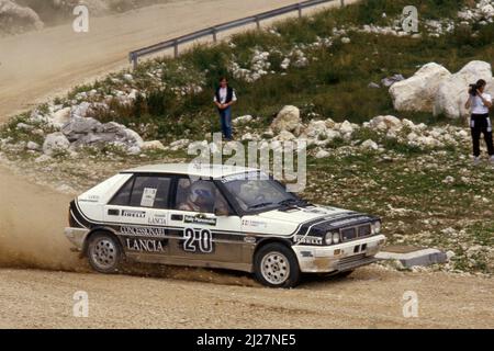 Gianfranco Cunico (ITA) Stefano Steve Evangelisti (ITA) Lancia Delta HF 4WD GRN concessionari Lancia Jolly Tamauto Foto Stock