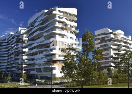 Citylife - moderno sviluppo residenziale progettato dagli architetti Zaha Hadid a Milano. Foto Stock