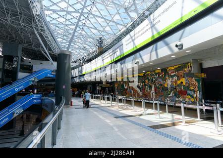 Recife, PE, Brasile - 19 ottobre 2021: Area interna dell'Aeroporto Internazionale di Recife, REC, Guararapes - Gilberto Freyre. Foto Stock