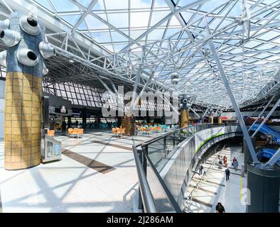 Recife, PE, Brasile - 19 ottobre 2021: Area interna dell'Aeroporto Internazionale di Recife, REC, Guararapes - Gilberto Freyre. Foto Stock