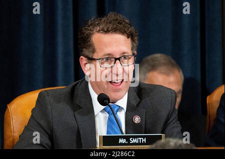 Washington, DC, Stati Uniti. 30th Mar 2022. 30 marzo 2022 - Washington, DC, Stati Uniti: Rappresentante degli Stati Uniti ADRIAN SMITH (R-NE) che parla ad un'audizione della House Ways & Mees Committee. (Credit Image: © Michael Brochstein/ZUMA Press Wire) Credit: ZUMA Press, Inc./Alamy Live News Foto Stock
