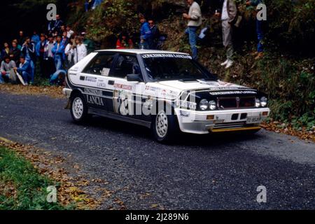 Gianfranco Cunico (ITA) Stefano Steve Evangelisti (ITA) Lancia Delta HF 4WD GRN concessionari Lancia Jolly Tamauto Foto Stock