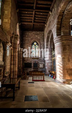 L'interno della Cappella Regiment di confine nella cattedrale anglicana di Carlisle e la sede del Vescovo di Carlisle. Foto Stock
