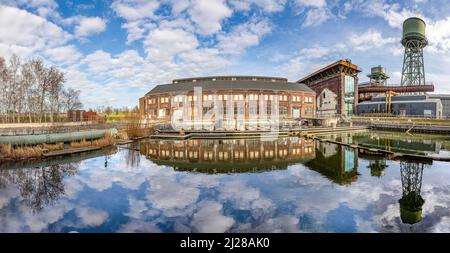 Bochum, Germania - 23 febbraio 2021: Patrimonio industriale della regione della Ruhr. Ex centrale elettrica in vista panoramica a Bochum. Foto Stock