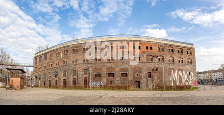 Bochum, Germania - 23 febbraio 2021: Vista della Jahrhunderthalle, un ex edificio industriale che serve oggi come sala di cultura a Bochum. Foto Stock