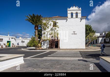 Chiesa di nostra Signora delle Rimedi a Yaiza, Lanzarote, Spagna, il 9 marzo 2022 Foto Stock