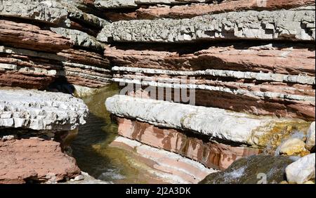 La splendida formazione geologica Brent de l'Art a Sant'Antonio di Tortal a Trichiana in provincia di Belluno Foto Stock