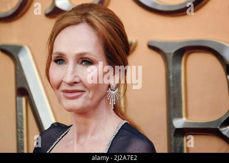 The Royal Festival Hall, Londra, Regno Unito. 29 marzo 2022. J. K. Rowling assiste alla prima mondiale delle bestie fantastiche: I segreti di Dumbledore. . Foto di Julie Edwards./Alamy Live News Foto Stock