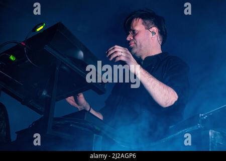 Oslo, Norvegia. 29th, marzo 2022. Il compositore danese, il produttore di musica e il musicista elettronico Trentemoller esibisce un concerto dal vivo al Rockefeller di Oslo. Qui Anders Trentemøller è visto dal vivo sul palco. (Photo credit: Gonzales Photo - per-otto Oppi). Foto Stock