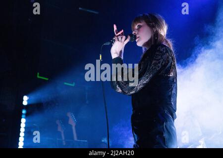 Oslo, Norvegia. 29th, marzo 2022. Il compositore danese, il produttore di musica e il musicista elettronico Trentemoller esibisce un concerto dal vivo al Rockefeller di Oslo. Qui il cantante Disa è visto dal vivo sul palco. (Photo credit: Gonzales Photo - per-otto Oppi). Foto Stock