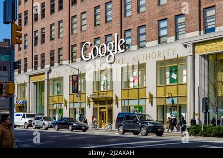 Google il Porto di New York Authority Building vista laterale, Chelsea, New York City durante la soleggiata giornata invernale, orizzontale Foto Stock