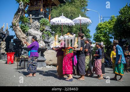 Seminyak, Bali - 10 agosto 2017: Tradizionale cerimonia di cremazione balinese Foto Stock