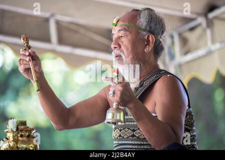 Seminyak, Bali - 10 agosto 2017: Tradizionale cerimonia di cremazione balinese. Foto Stock