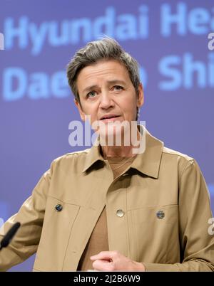 Belgio, Bruxelles, il 13 gennaio 2022: Il commissario europeo per la concorrenza Margrethe Vestager ha tenuto una conferenza stampa dopo la Commissione prohi Foto Stock