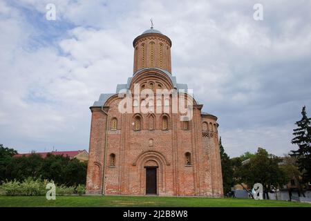 La Chiesa di Chernihiv (più correttamente: Chiesa di San Paraskevi Venerdì a Torg) è una chiesa ortodossa (diocesi di Chernihiv), situata a Chernihiv. B Foto Stock