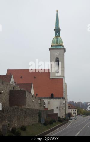 Cattedrale di San Martino (Katedrála svätého Martina) a Bratislava, Slovacchia. Foto Stock