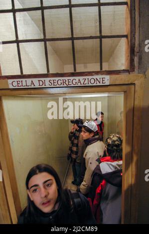 Roma, Italia 27/01/2005: Visita al Museo della Liberazione di via tasso in occasione della Giornata commemorativa. ©Andrea Sabbadini Foto Stock