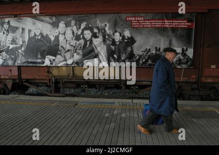 Roma, Italia 26/01/2004: Treno commemorativo dell'Olocausto, stazione Tiburtina. ©Andrea Sabbadini Foto Stock