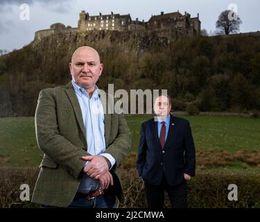 Stirling, Scozia, Regno Unito. 13 aprile 2021. NELLA FOTO: (L-R) Neale Hanvey MP; Rt Hon Alex Salmond - Alba Party leader. Alba Party leader, Rt Hon Alex Salmond svela i suoi candidati per la Mid Scotland e la regione di Fife. Credit: Colin Fisher/Alamy Live News Foto Stock