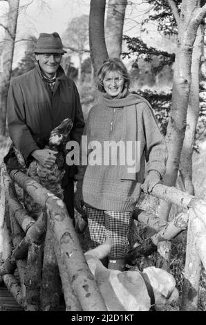 Michael Heseltine, raffigurato a casa sua con la moglie Ann. Pochi giorni prima si dimise come Segretario di Stato per la Difesa per il caso Westland. 13th gennaio 1986. Foto Stock