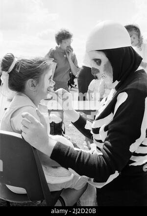 School Carnival, Ashmead School, Northumberland Avenue, Reading, giugno 1985. Foto Stock