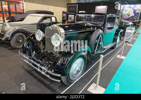 Parigi, Francia. 15 marzo 2022, Retromobile Show presenta auto d'epoca a Parigi, Francia. Credito: Gerard Crossay/Alamy Stock Photo Foto Stock
